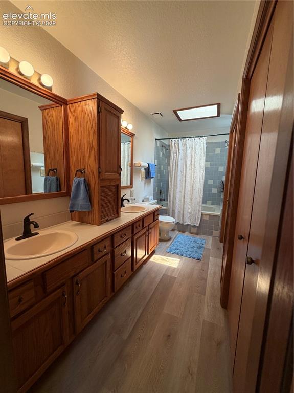 Image 21 of 46: Master Bathroom