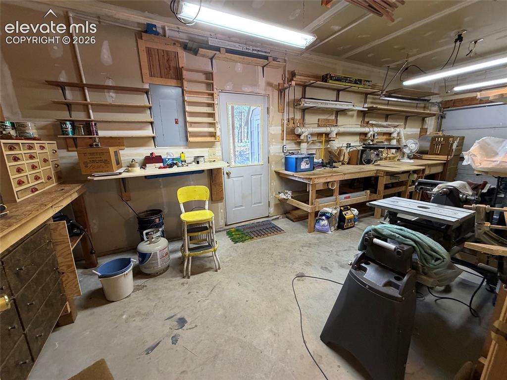 Image 38 of 46: in 3rd bay of garage