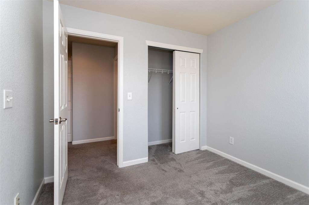 Image 12 of 31: Bedroom