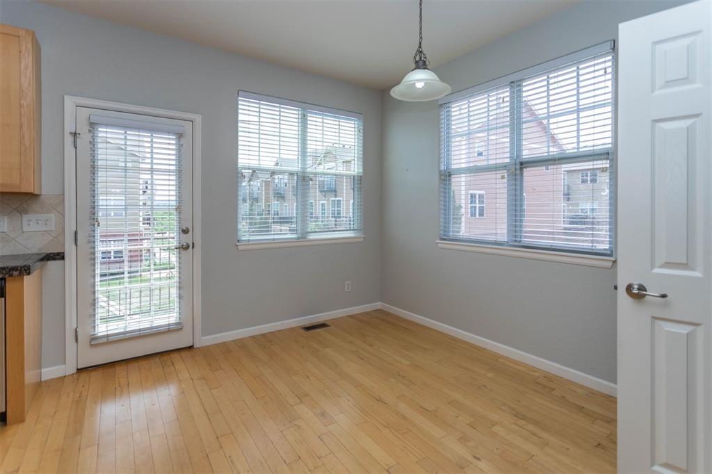 Image 16 of 31: Dining Area