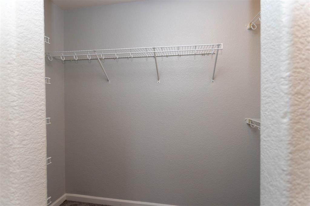 Image 5 of 31: Closet