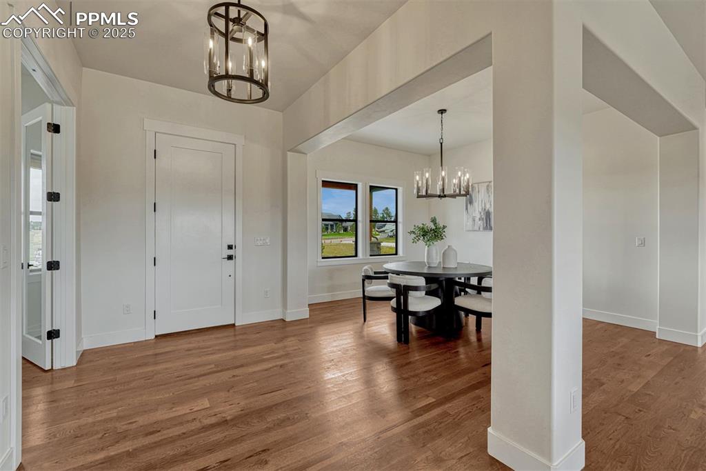 Image 20 of 50: Entry