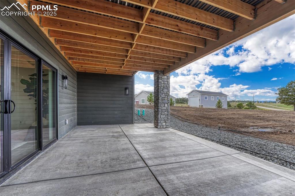 Image 39 of 50: Patio