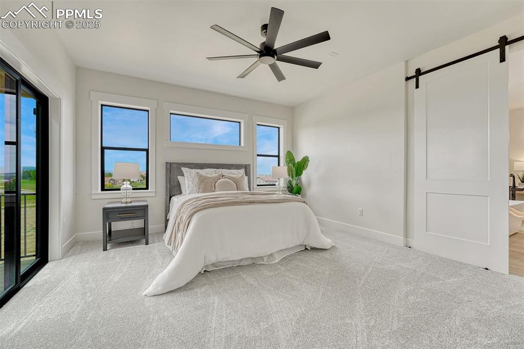 Image 9 of 50: Bedroom