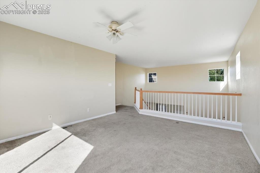 Image 16 of 44: Upstairs loft.