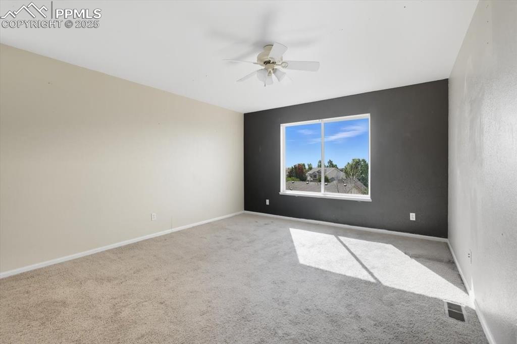 Image 17 of 44: Upstairs loft.