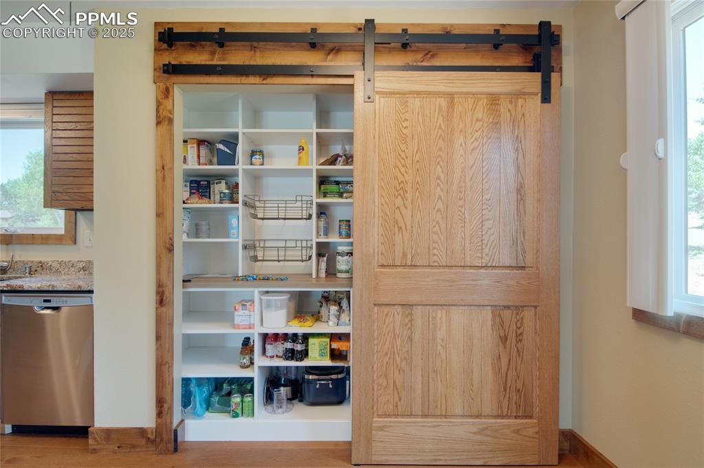 Image 23 of 47: Pantry