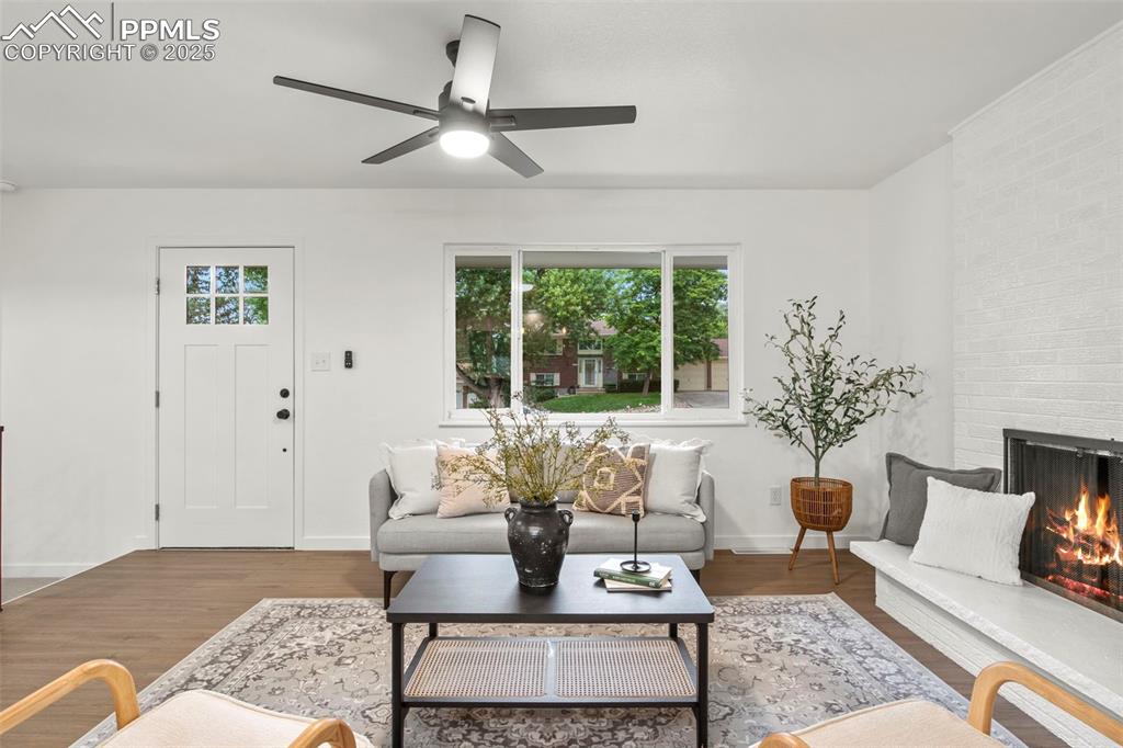 Image 8 of 28: Living Room