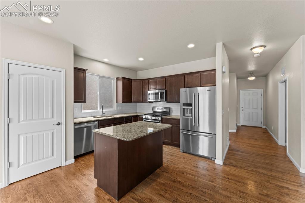 Image 9 of 44: Kitchen