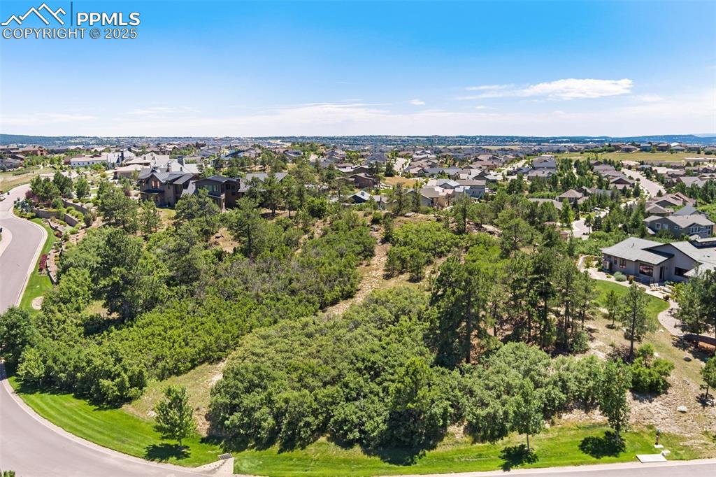 Image 6 of 8: Birds eye view of property