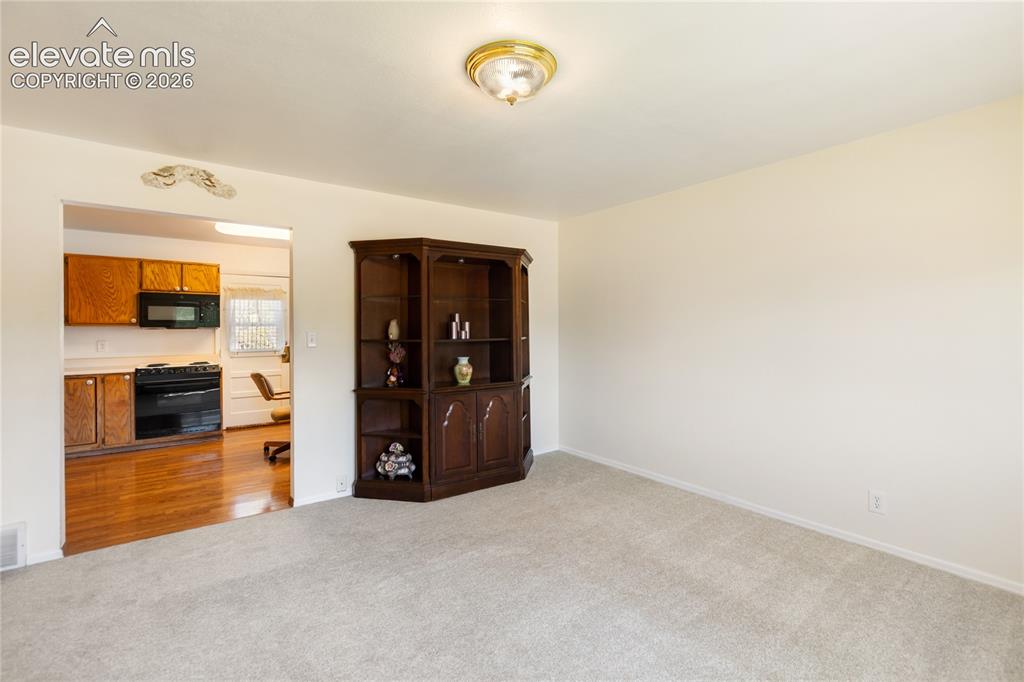 Image 9 of 40: Living Room