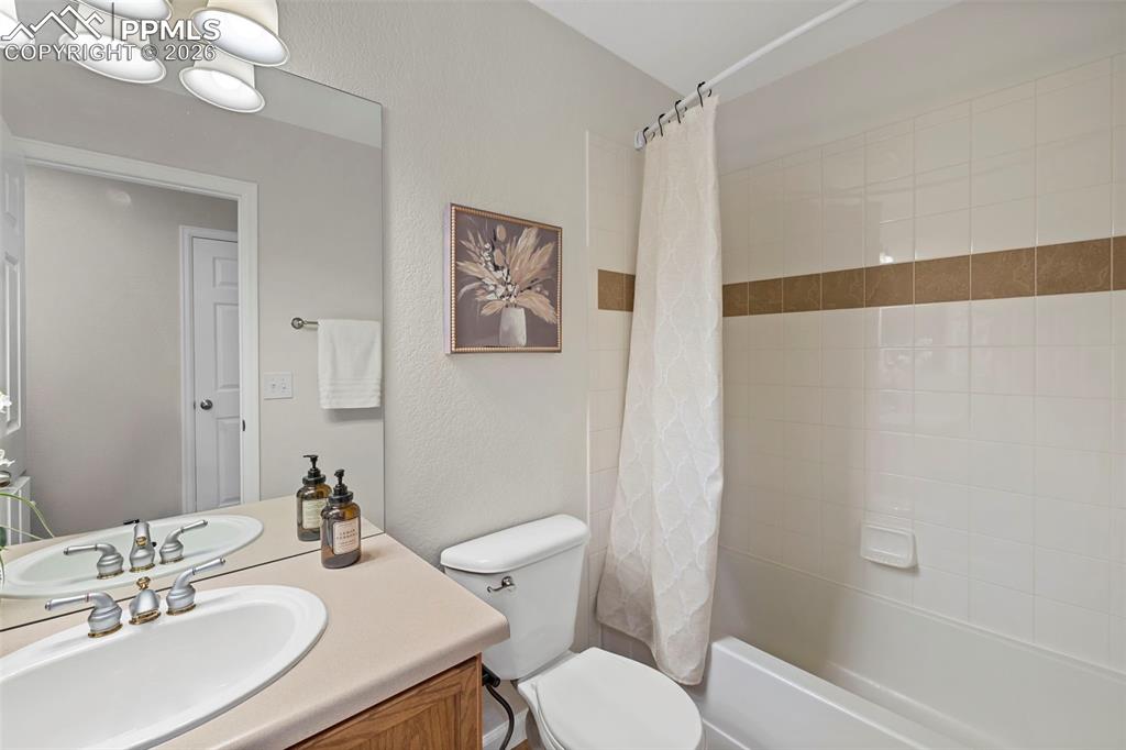 Image 24 of 41: Bathroom #2