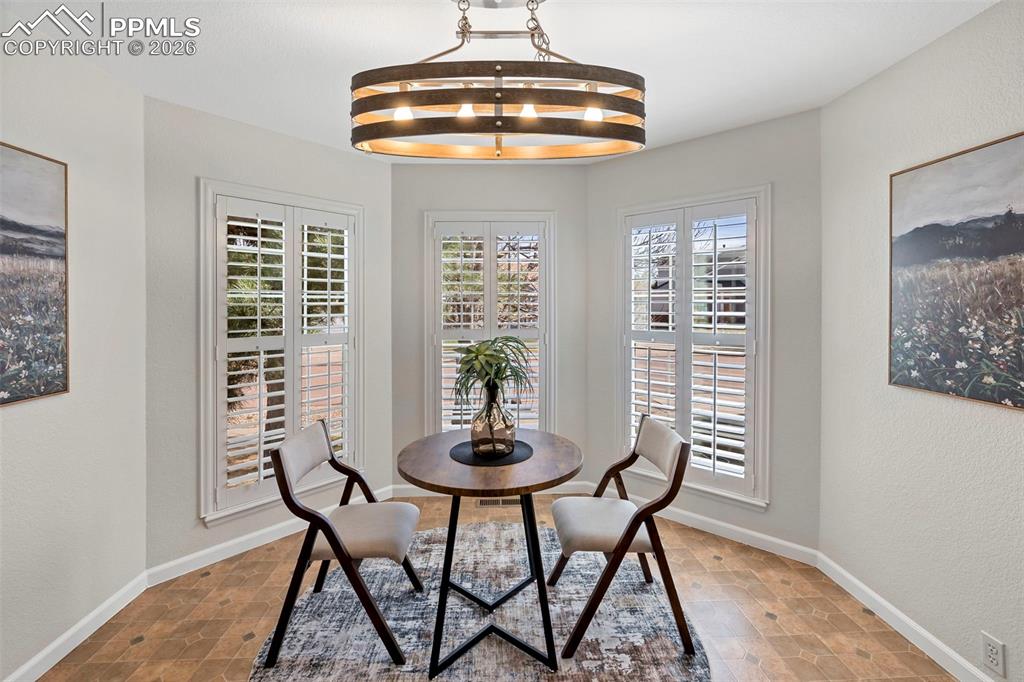 Image 7 of 41: Dining Area