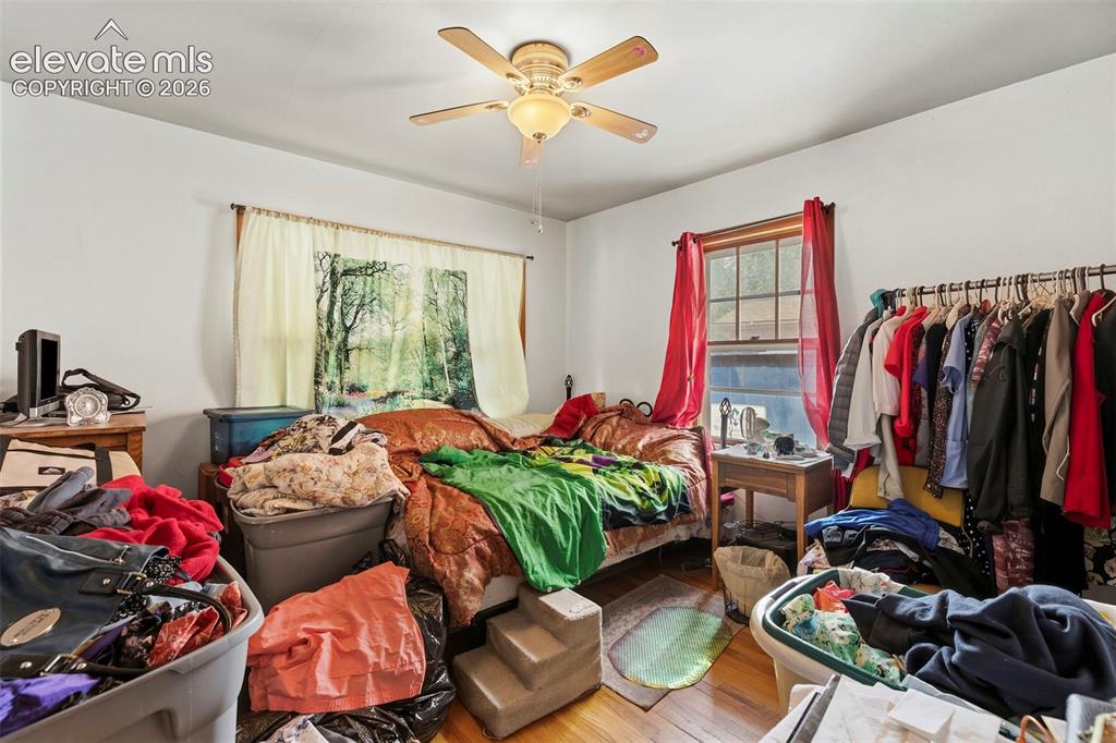 Image 11 of 29: Bedroom