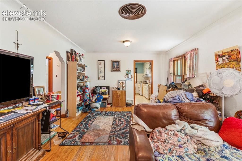 Image 4 of 29: Living Room