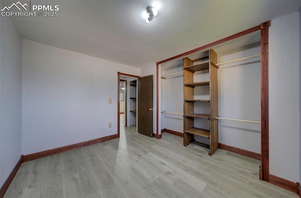Image 14 of 36: Bedroom