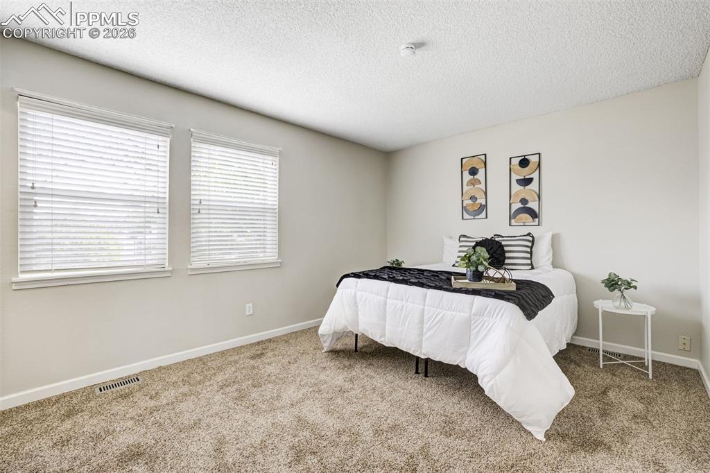 Image 17 of 48: Bedroom