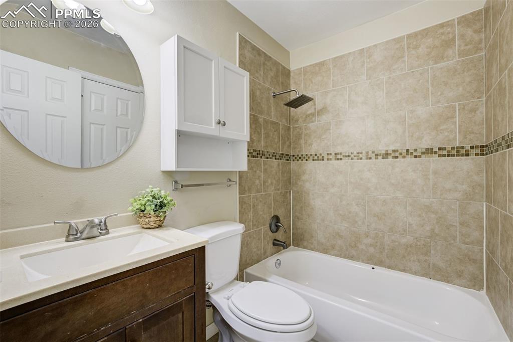 Image 30 of 48: Bathroom