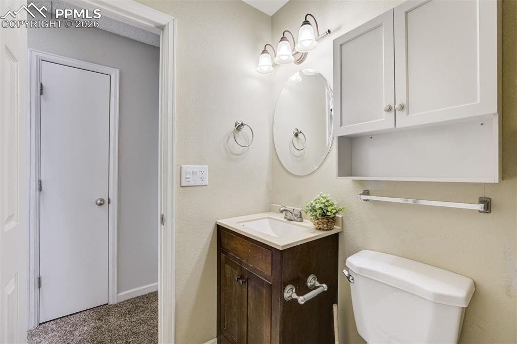 Image 31 of 48: Bathroom