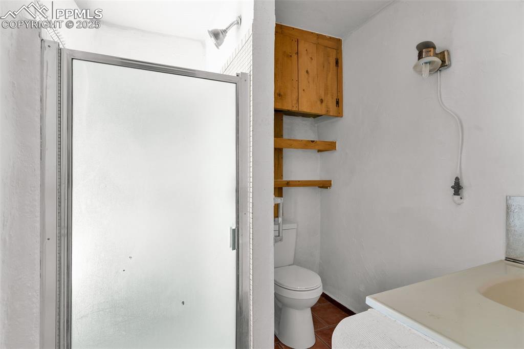 Image 27 of 46: Bathroom