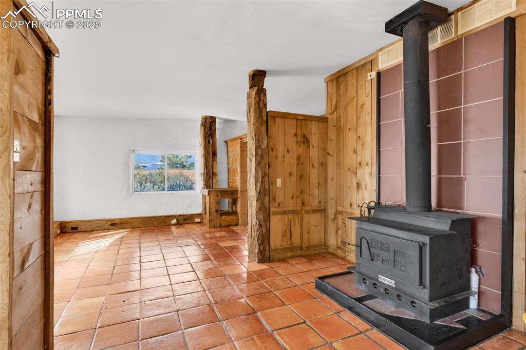 Image 46 of 46: Living Room