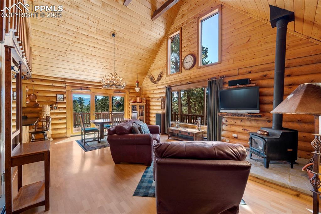 Image 6 of 34: Living Room