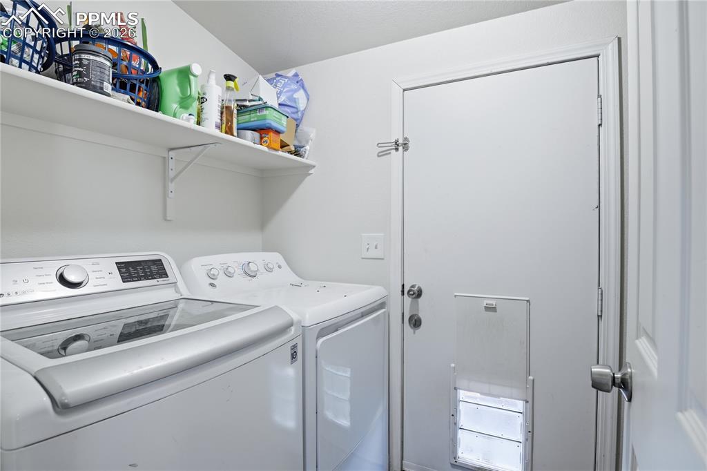 Image 19 of 25: Laundry