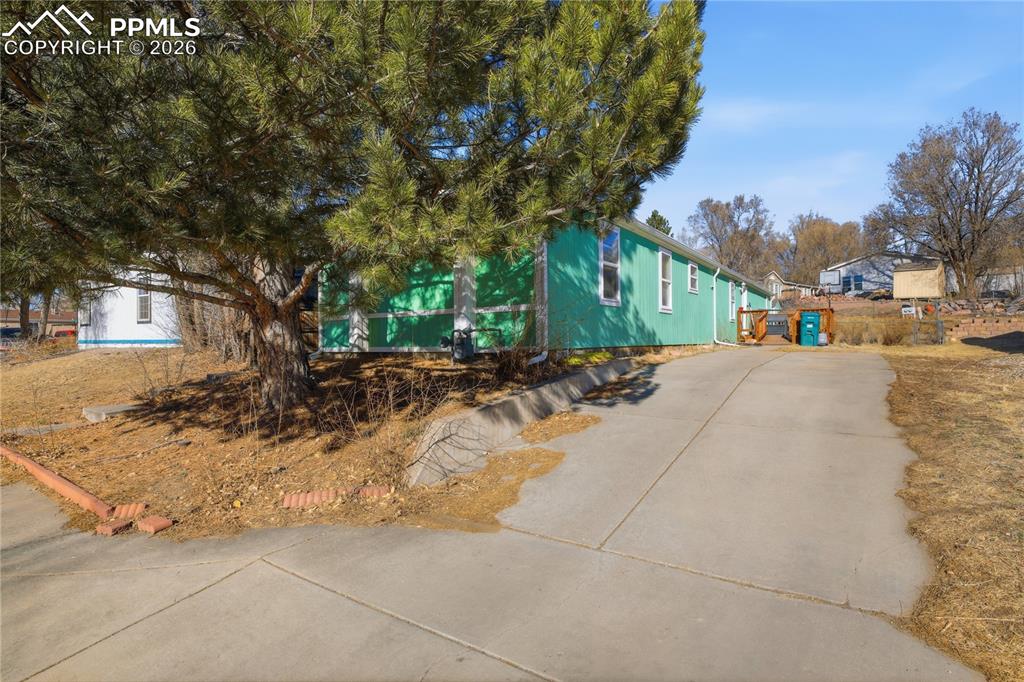 Image 2 of 25: Front of Structure