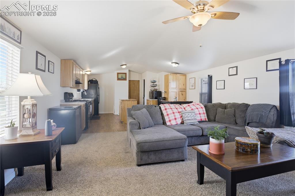 Image 8 of 25: Living Room