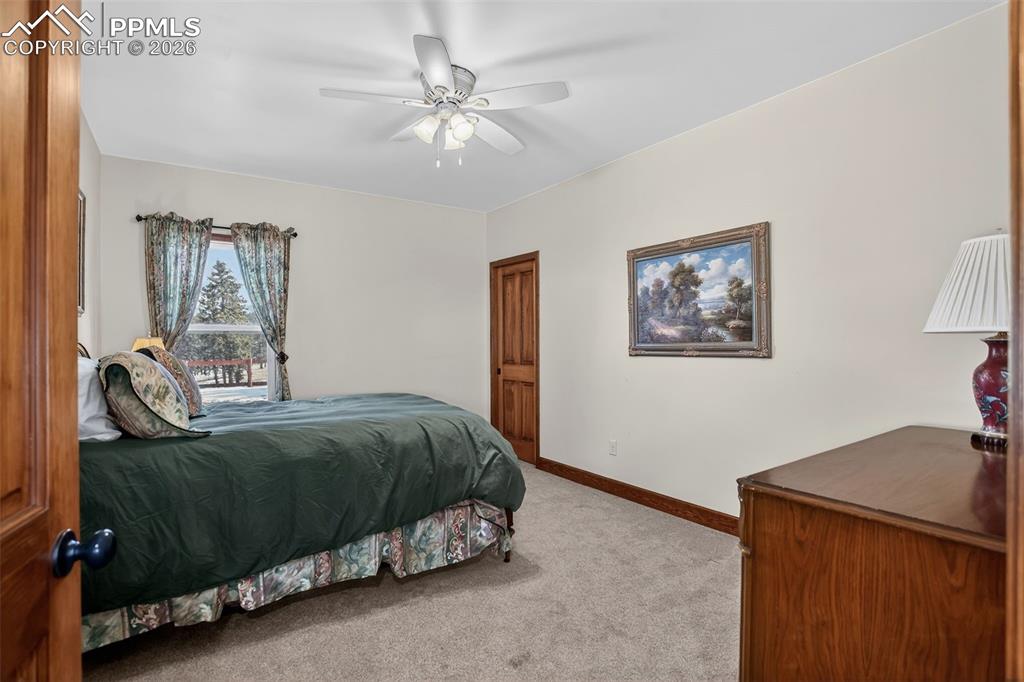 Image 30 of 50: Bedroom