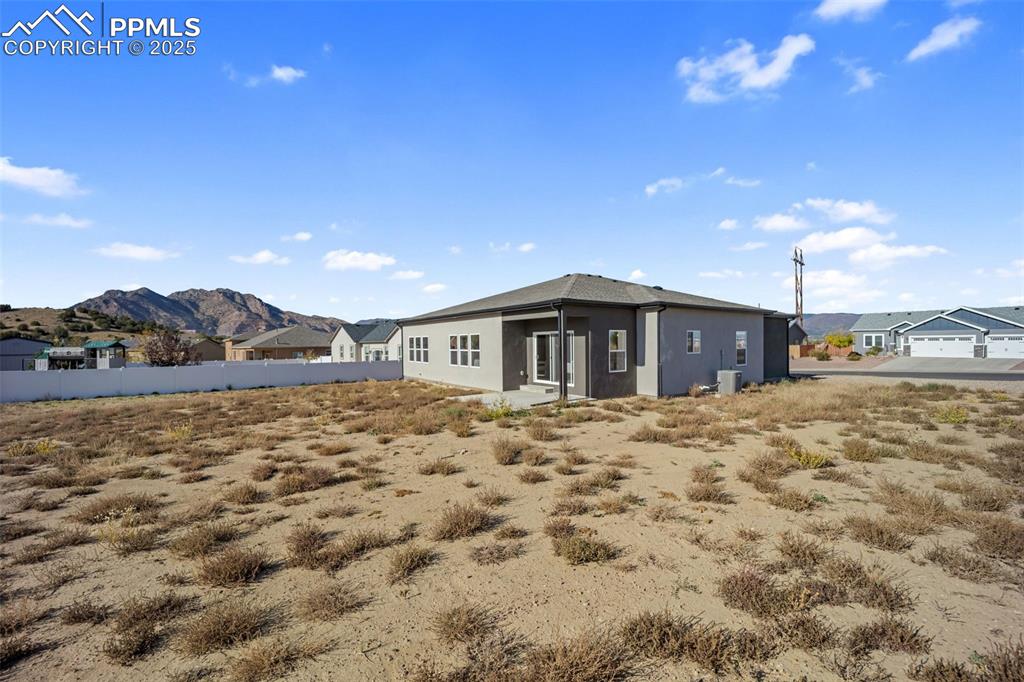 Image 31 of 38: Back of Structure