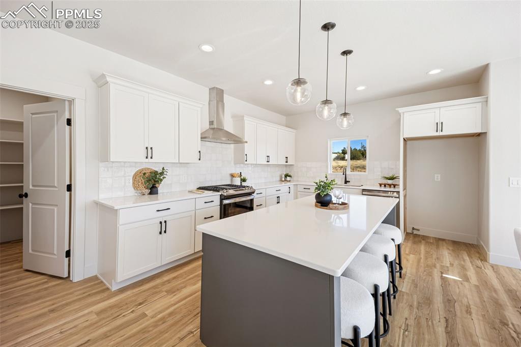 Image 4 of 38: Kitchen