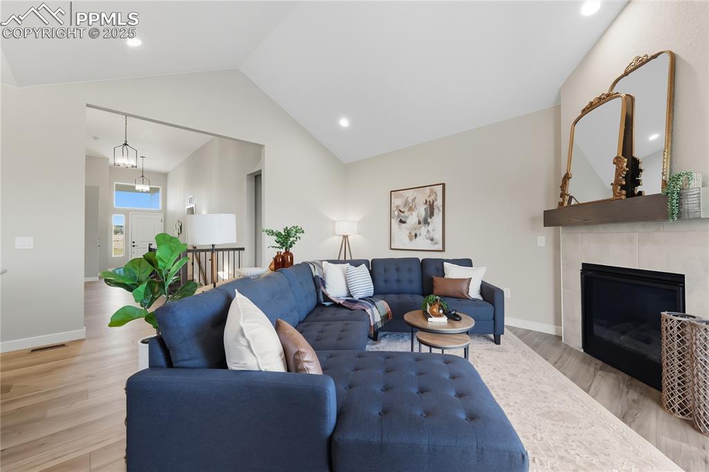 Image 10 of 40: Living Room