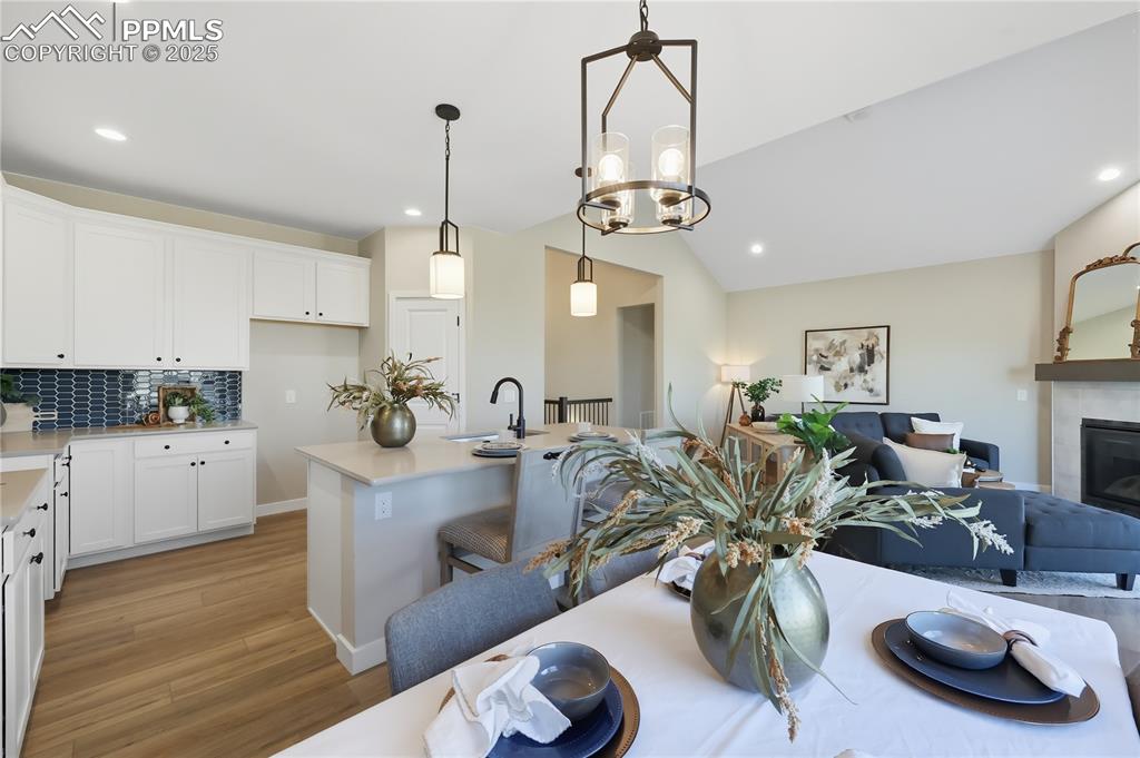 Image 16 of 40: Dining Area