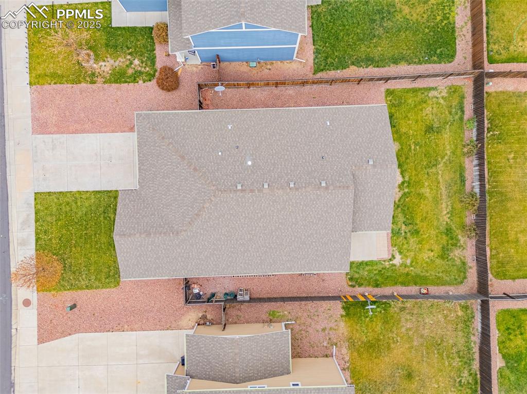 Image 24 of 28: 5 min walking distance to trails and park; including a playground, covered 