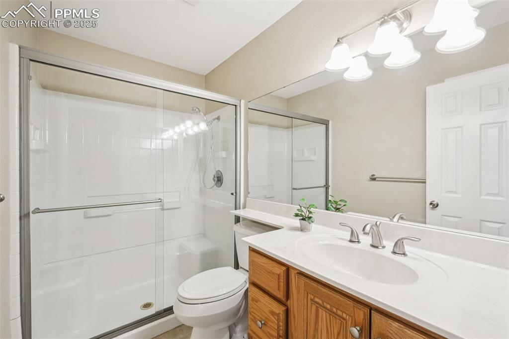 Image 19 of 29: Bathroom