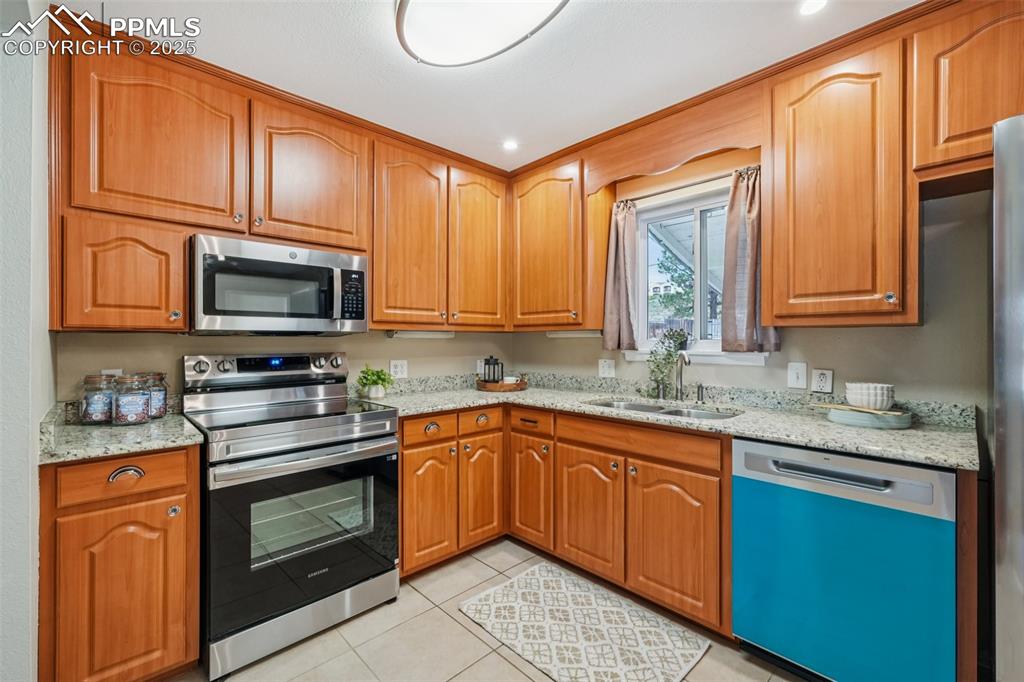 Image 8 of 29: Kitchen