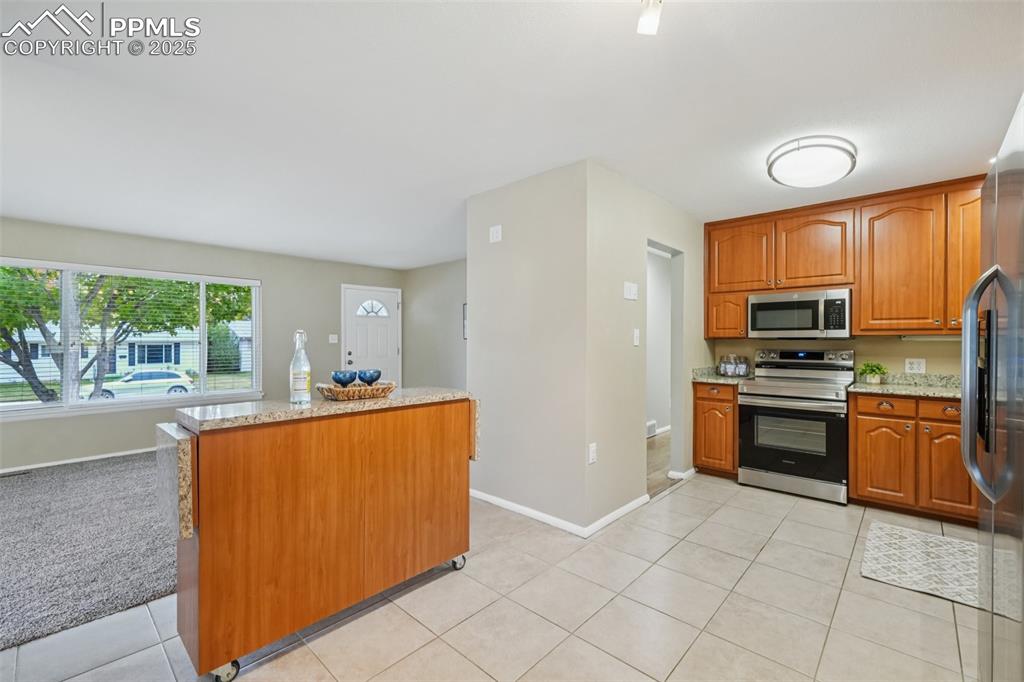 Image 9 of 29: Kitchen