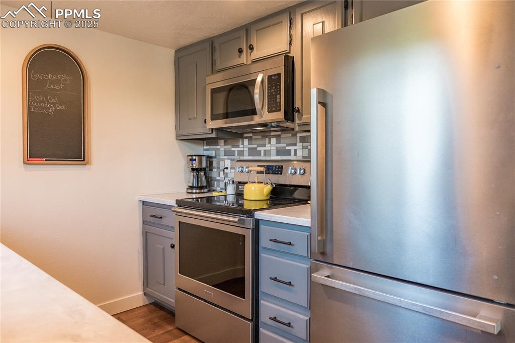 Image 11 of 37: Kitchen
