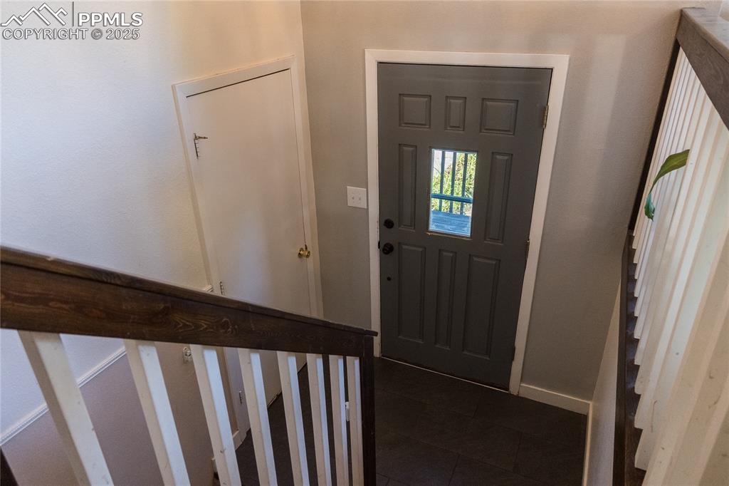 Image 17 of 37: Entry