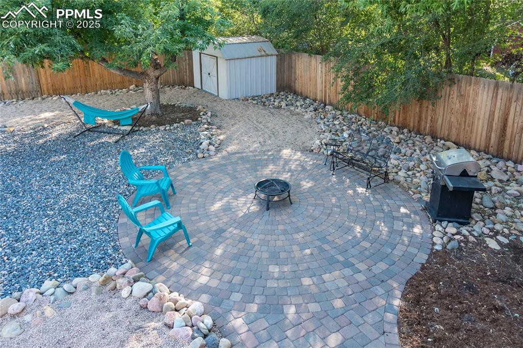 Image 30 of 37: Patio