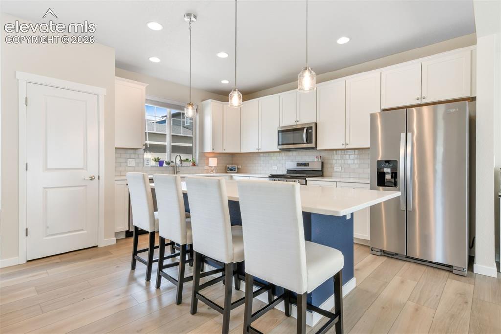 Image 9 of 50: Living Room