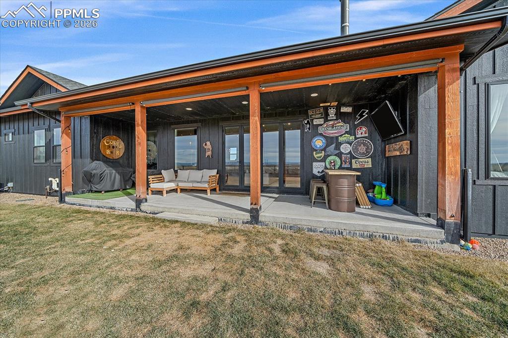 Image 28 of 50: Back of Structure