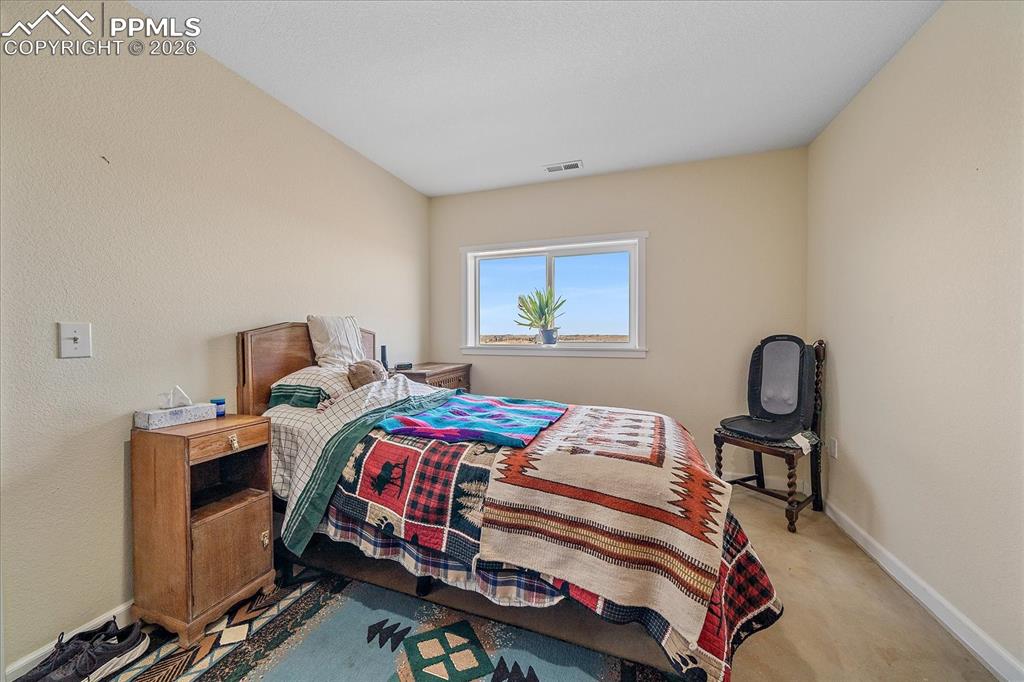 Image 43 of 50: Bedroom