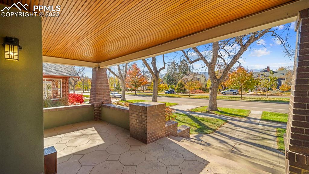 Image 10 of 43: Patio