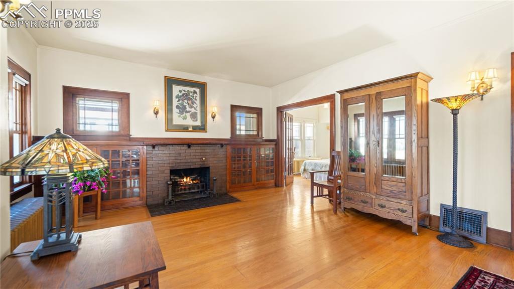 Image 13 of 43: Living Room