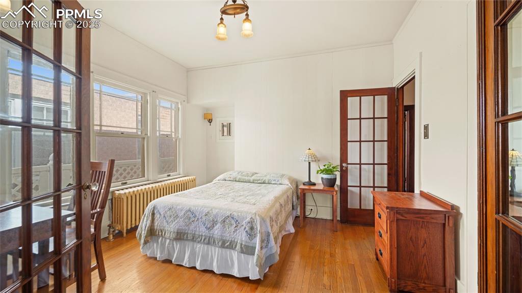 Image 19 of 43: Bedroom