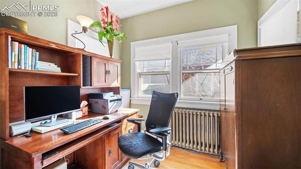 Image 26 of 43: Office