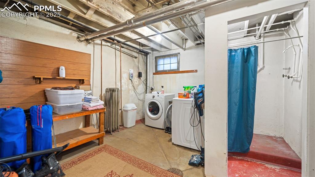 Image 30 of 43: Laundry