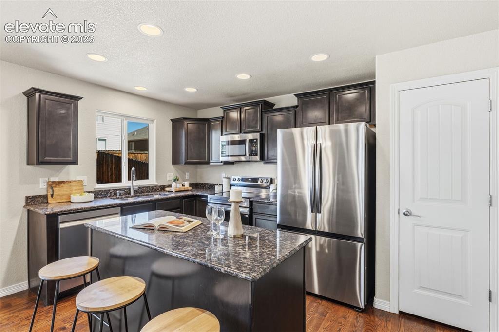 Image 5 of 35: Kitchen